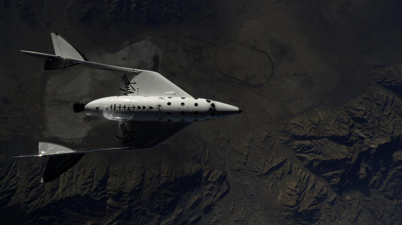 Illustration for article titled Spectacular photos of SpaceShipTwo breaking the sound barrier